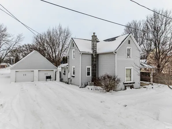 216 E Cedar St, Albany, IN 47320