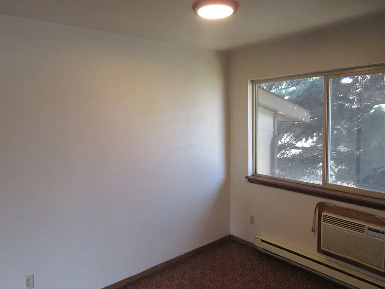 1433 Eagles Nest Cir #A — Photo 9