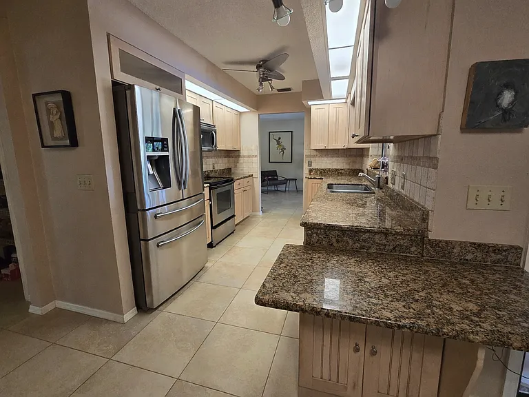 Kitchen and breakfast bar