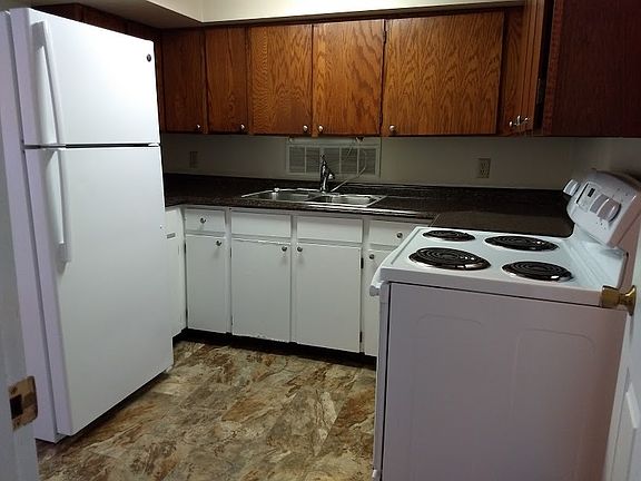 2nd image of 220 5th Ave #702