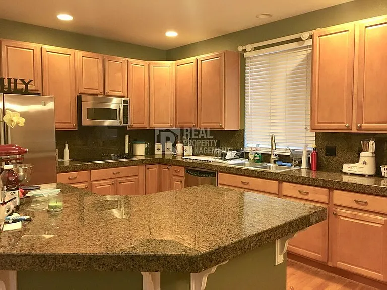10799 Hickory Ridge Ln — Photo 9