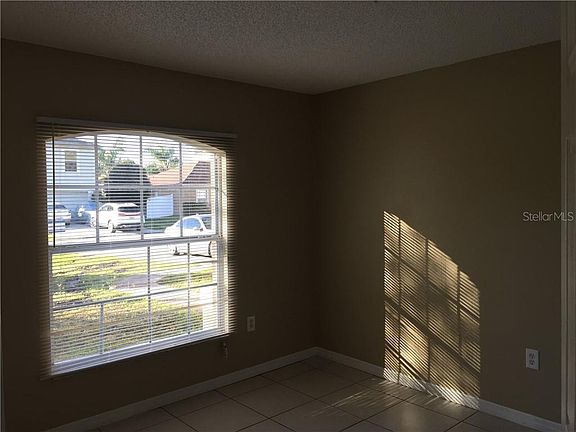 5th image of 326 Chelmsford Ct