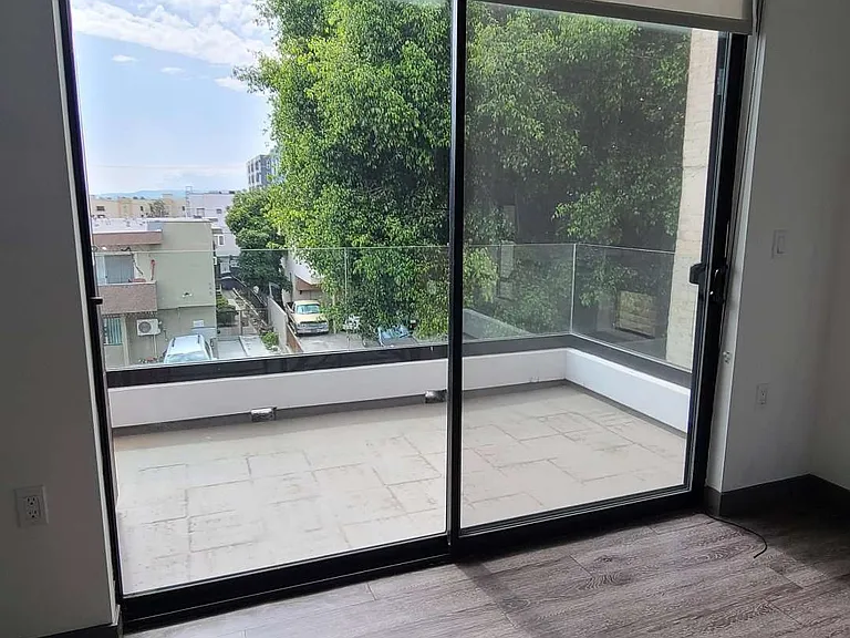 644 N Hobart Blvd — Photo 39
