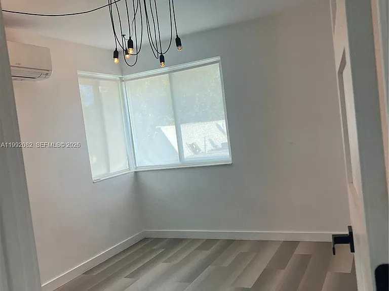 225 SE 16th Ave #3 — Photo 13