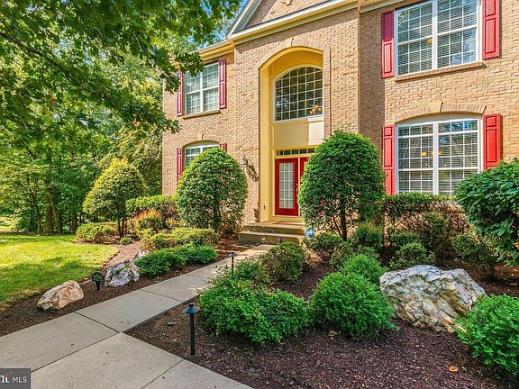 4th image of 5501 Evesham Ct