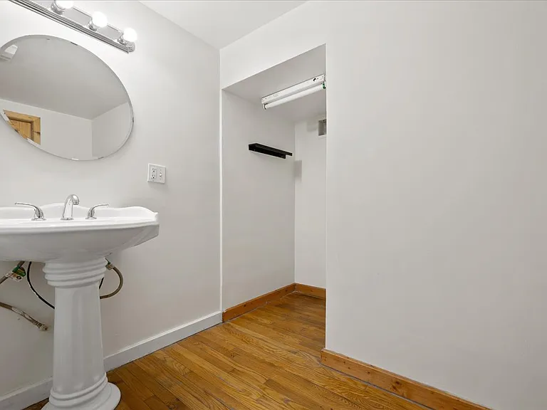 325 Lafayette St #1003 — Photo 21