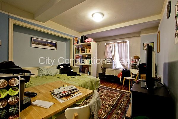 1st image of 25 Tudor City Pl APT 210