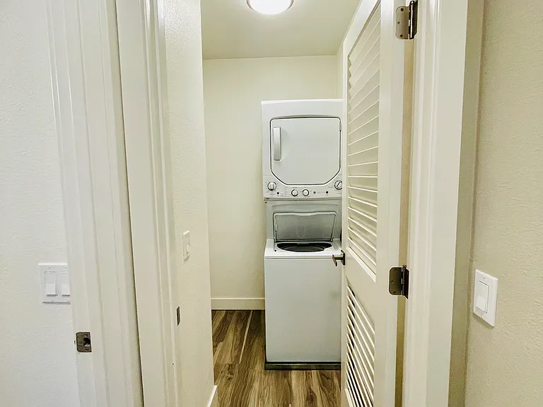 1x1- 650 SQFT