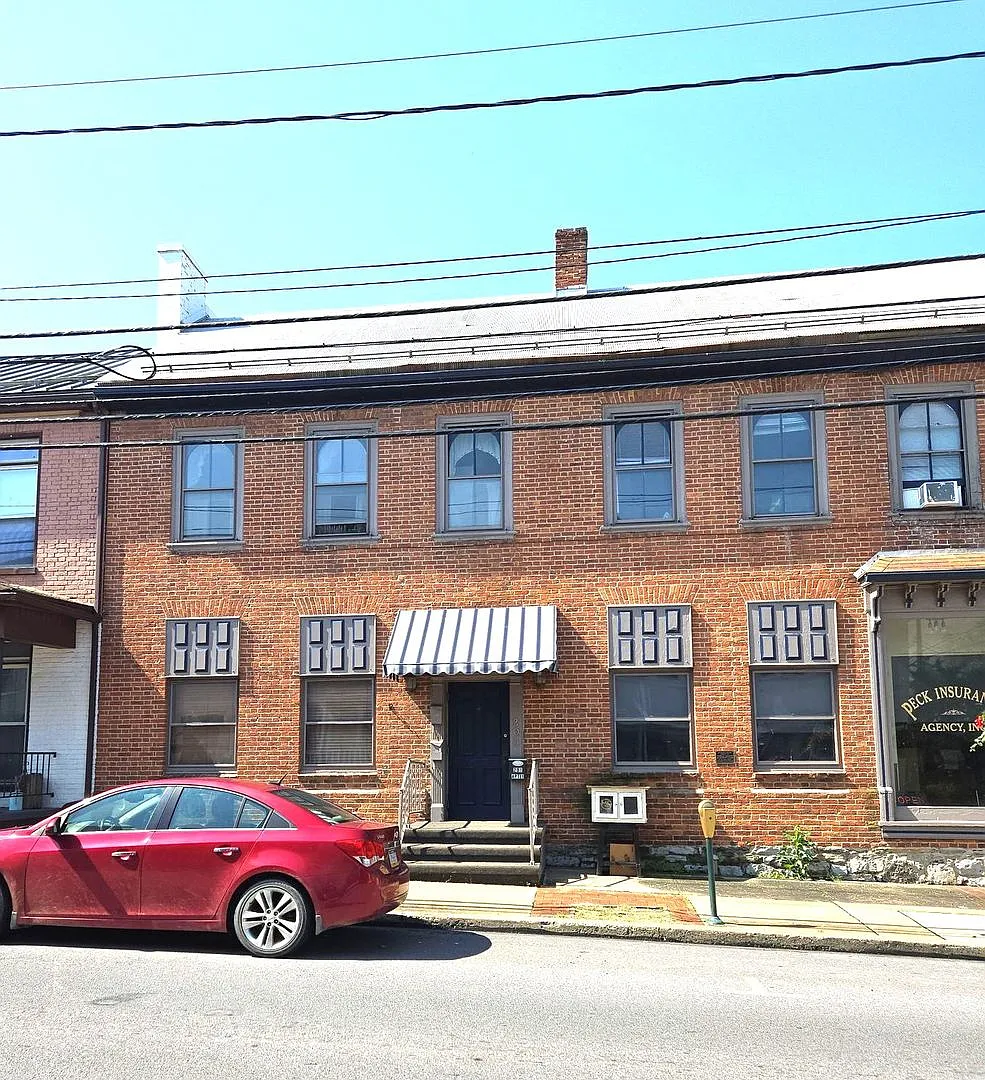 203 Lincoln Way E — Photo 1