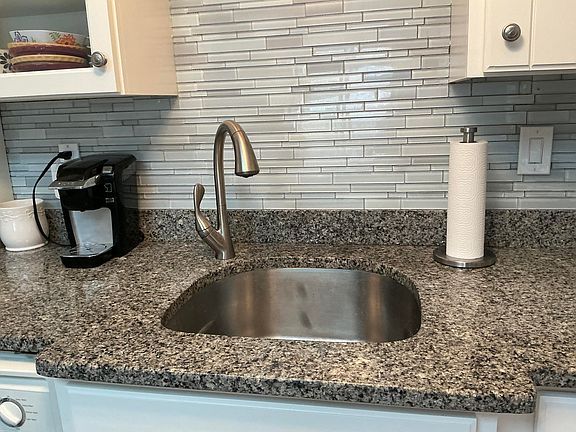 5th image of 70 Cape Drive APT 1D