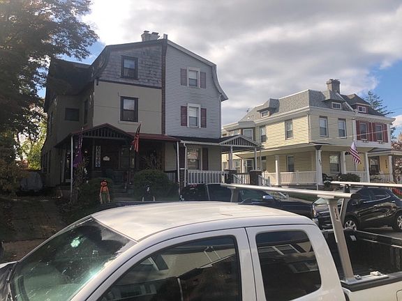 3rd image of 624 Benson St