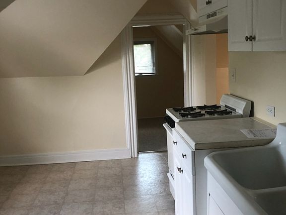 4th image of 2 Hawthorne Ave APT 3A