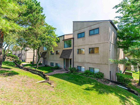 4th image of 53 Oak Hill Colony APT 10