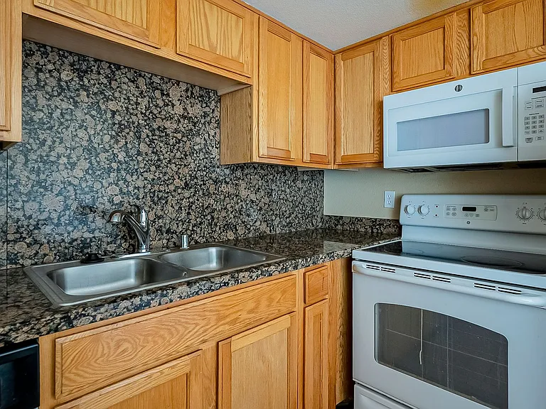 2 bedroom 1.5 bathroom in the heart of Phoenix — Photo 10
