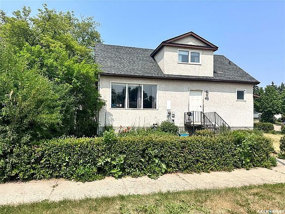 2nd image of 921 Coteau Ave