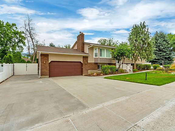 2nd image of 1737 E Sunrise Meadow Dr