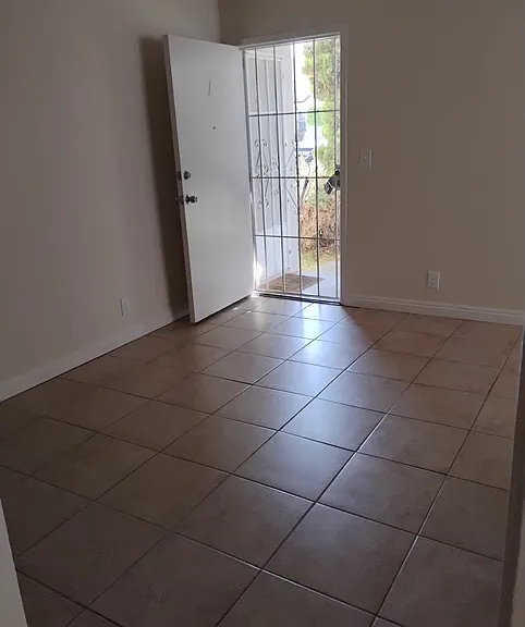 14652 Adams St #7 — Photo 6