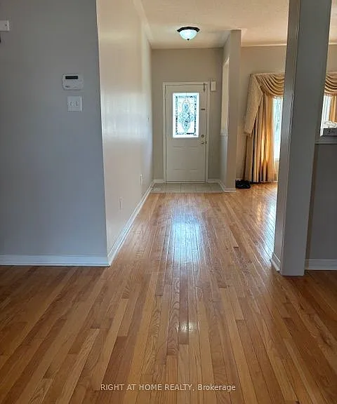 69 Crystal Glen Cres — Photo 2