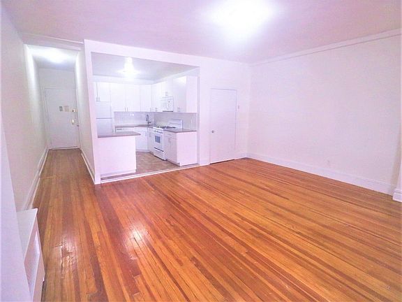 2nd image of 45 W 55th St #387