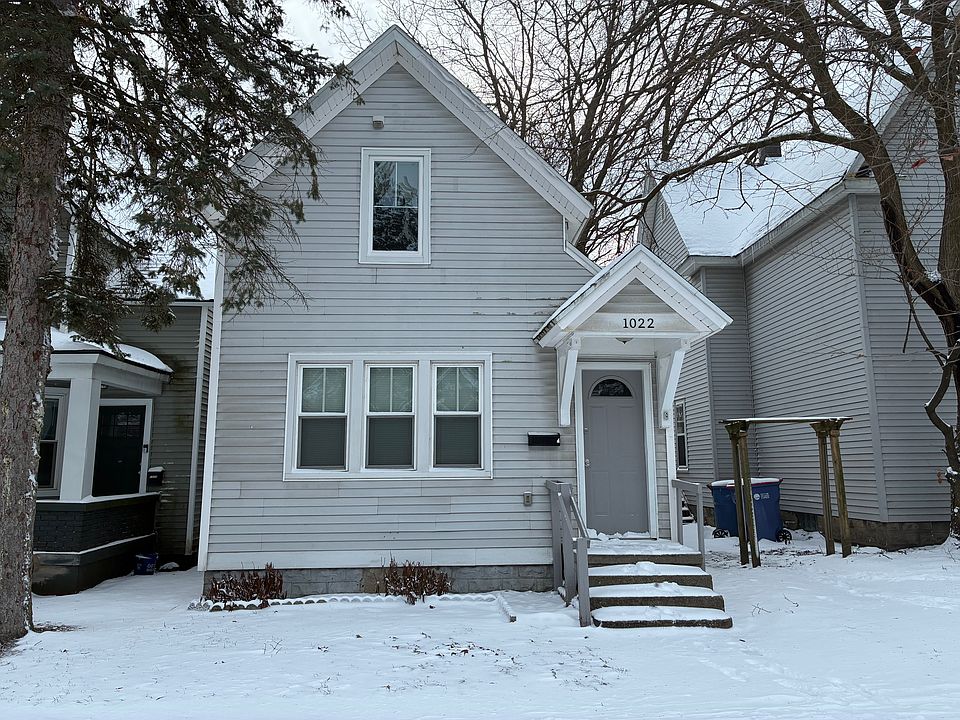 1st image of 1022 Baldwin St SE