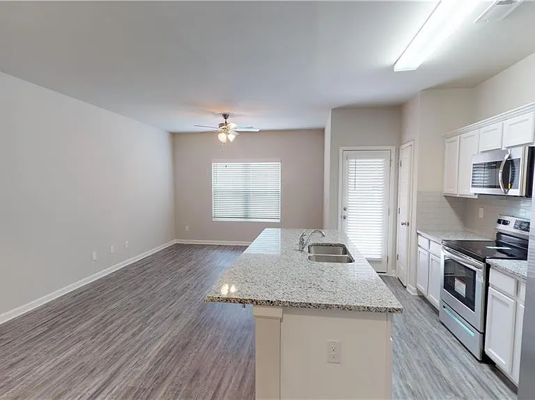 4048 Kingsbrook Blvd — Photo 11