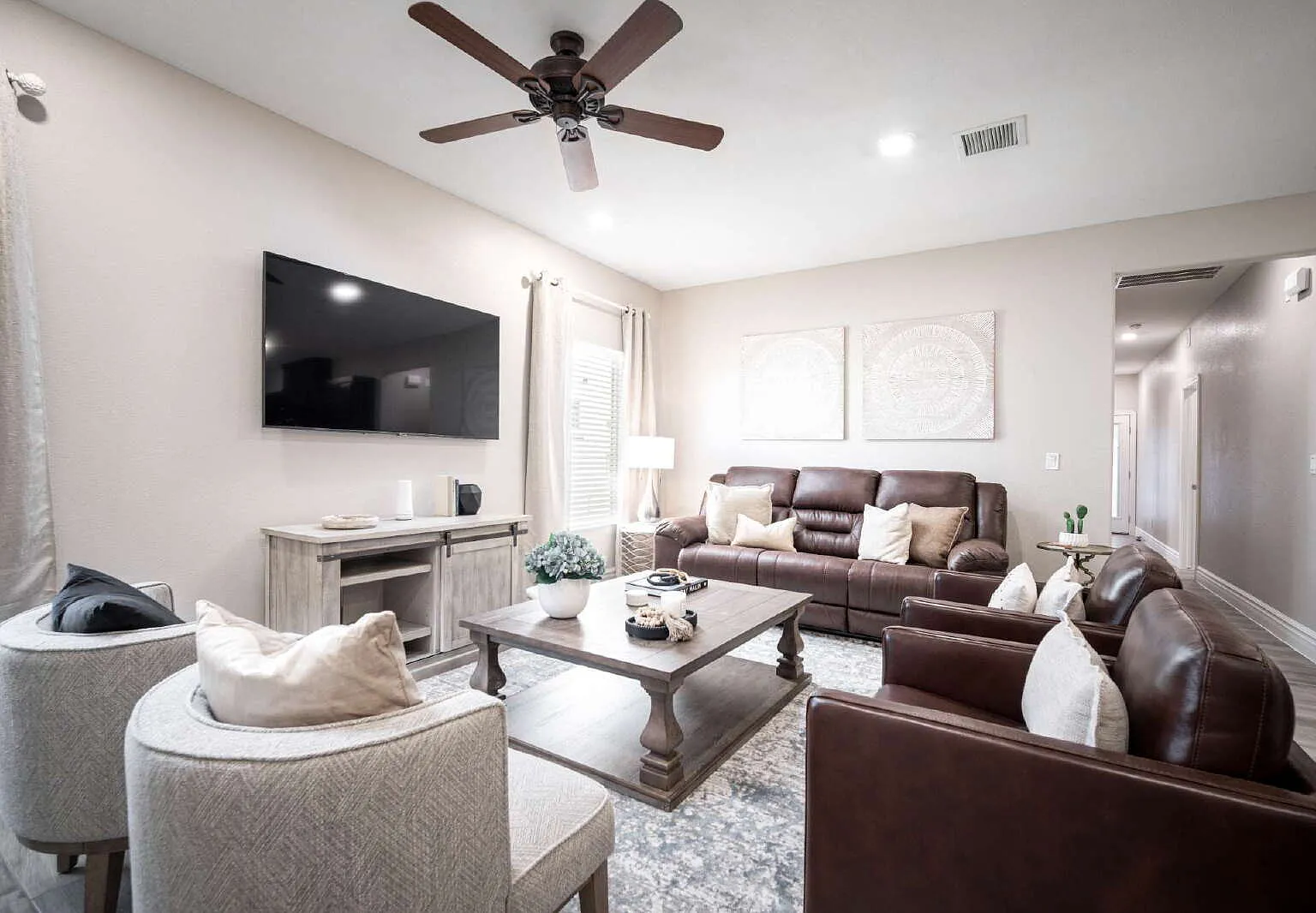 3 bed, 2.0 bath, 1441 sqft, $1,700 — Photo 1