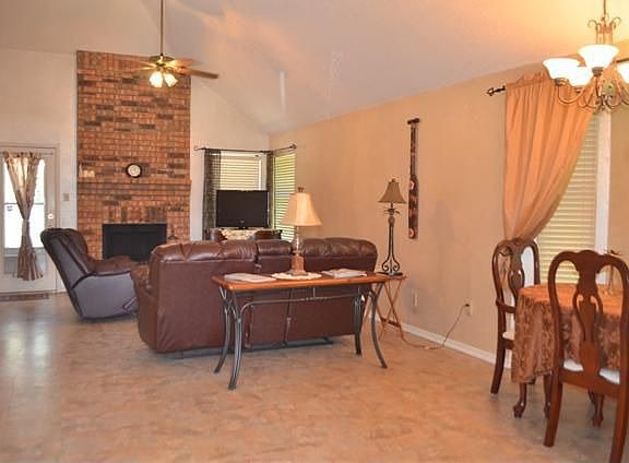 4th image of 6428 Meadow Glen Dr