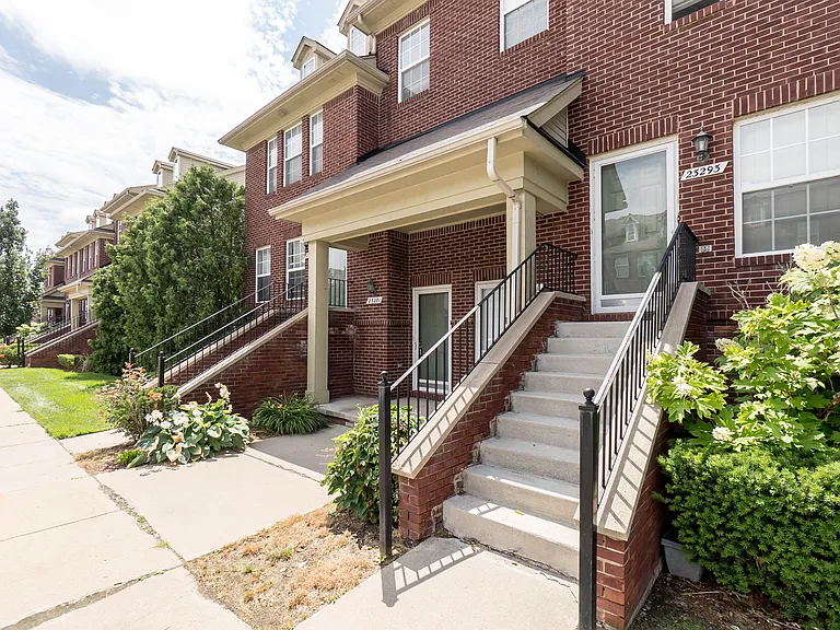 23281 Cornerstone Village Dr — Photo 2
