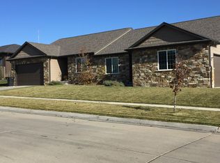 9040 S 72nd St, Lincoln, NE 68516