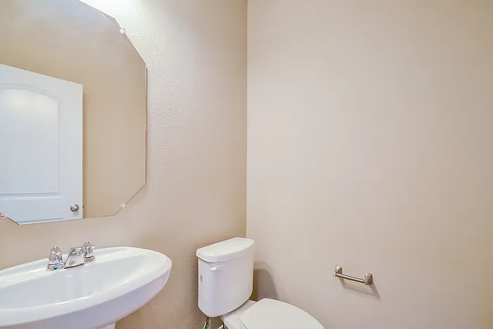 604 Kinghaven Dr — Photo 18