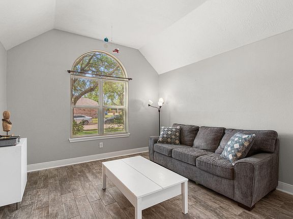 3rd image of 20314 Pomegranate Ln