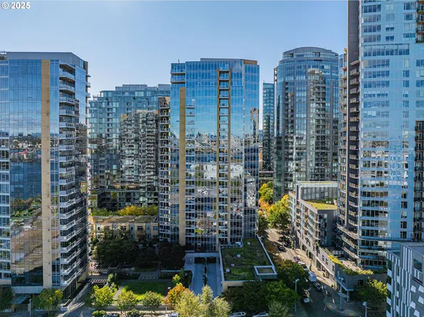 3570 S River Pkwy Unit 2301, Portland, OR 97239