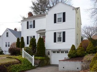 359 Quaker Ln S, West Hartford, CT 06119