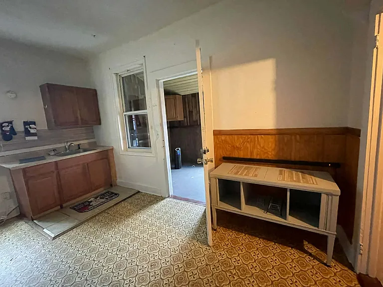 300 Sortwell St #B — Photo 25