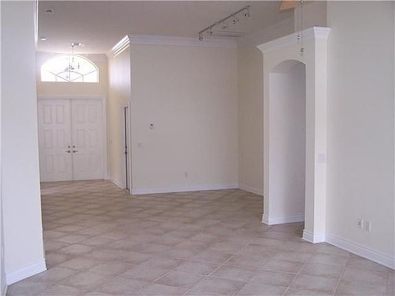 4th image of 10854 Oak Bend Way