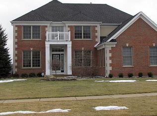 39W861 Walt Whitman Rd, St Charles, IL 60175