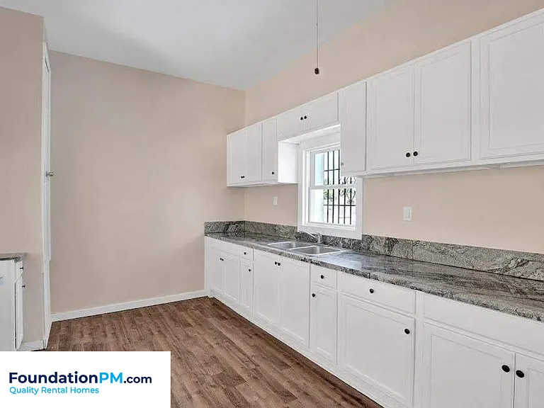 533 Leath St — Photo 5