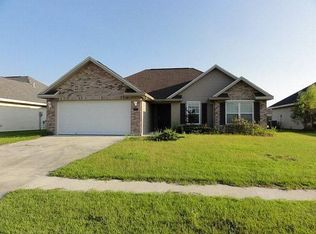325 Galvez Ln, Houma, LA 70363
