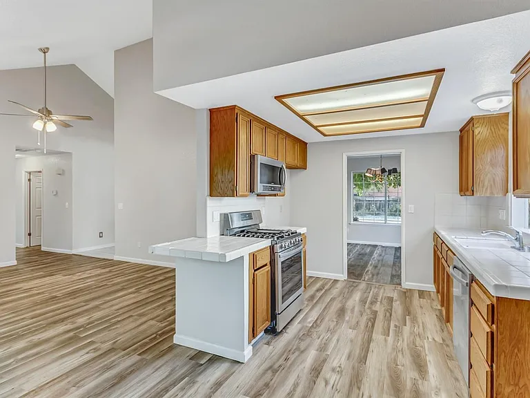 318 Village Cir — Photo 15