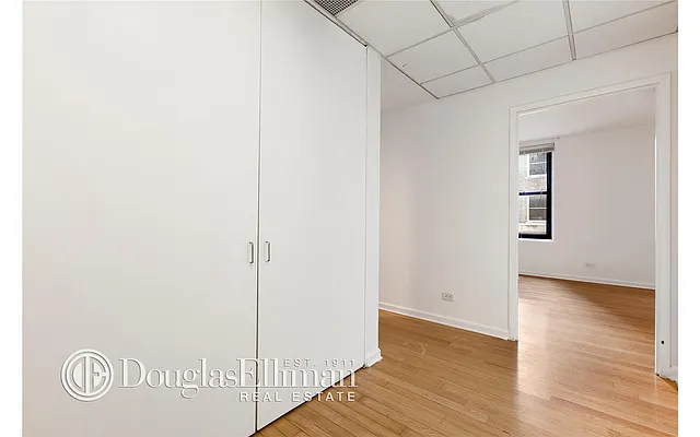 Sold by Douglas Elliman | media 25