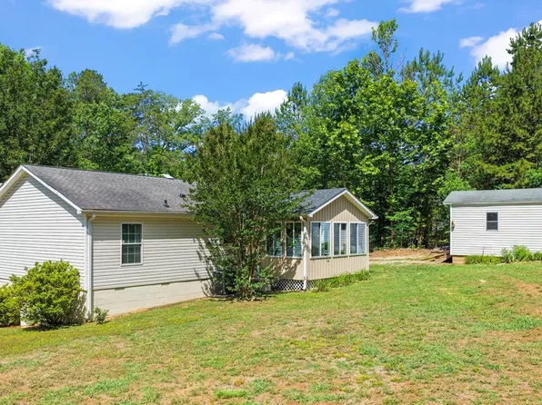 1154 Lakefront Dr, Clarksville, VA 23927