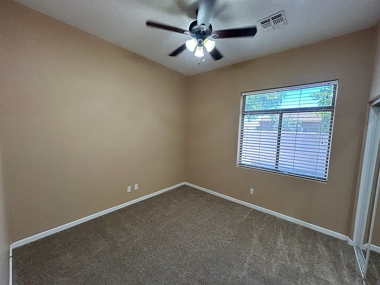2041 E Fawn Dr — Photo 37