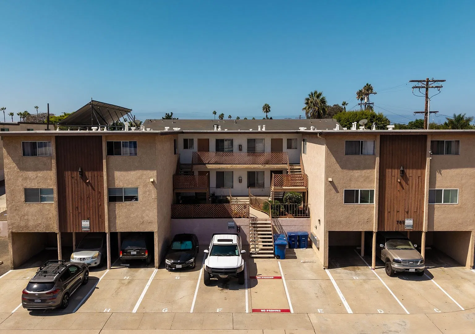 Calla Ave Apartments — Photo 3