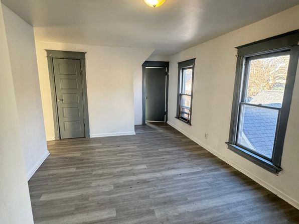 701 N Winnebago St #B