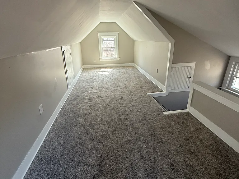 683 Sharon St — Photo 4