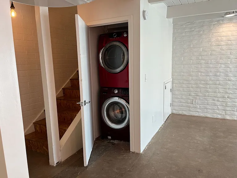 Modern Industrial Living in the Heart of Phoenix's Melrose District — Photo 15