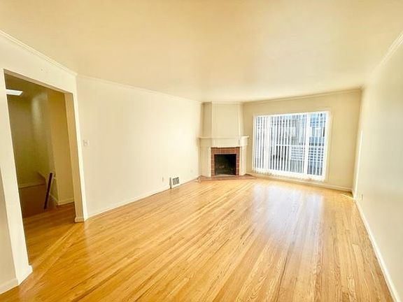 5th image of 2706 44th Ave