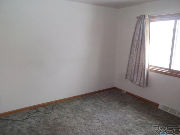 5th image of 601 S Josephine Ave