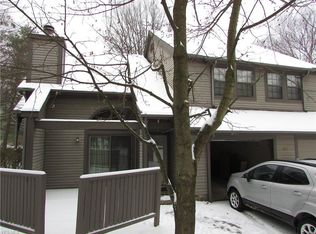 1123 Red Tail Hawk Ct, Boardman, OH