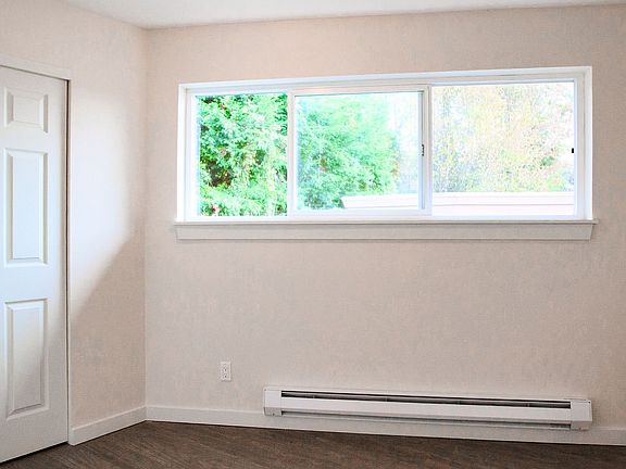5th image of 2501 Thorndyke Ave W #205